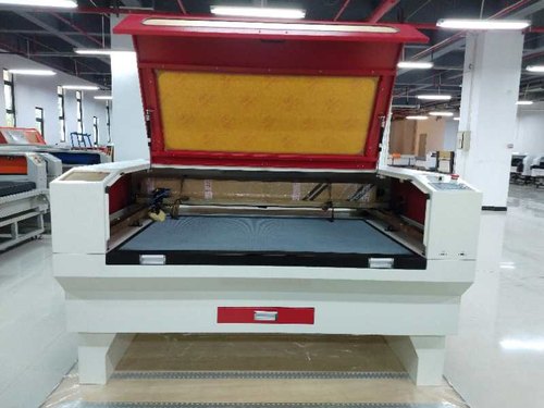 ACRYLIC LASER CUTTING MACHINE