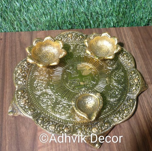 Circular Metal Decorative Tray, Size : 6x6cm Vatis