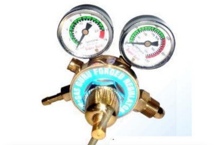 Stainless Steel Double Gauge Regulator, Packaging Type : Corrugated Boxes