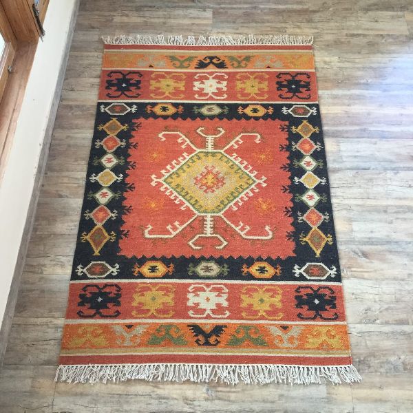 Wool Kilim Rug, for Rust Proof, Long Life, Soft, Each To Handle, Durable, Attractive Designs, Size : 4x6 Feet
