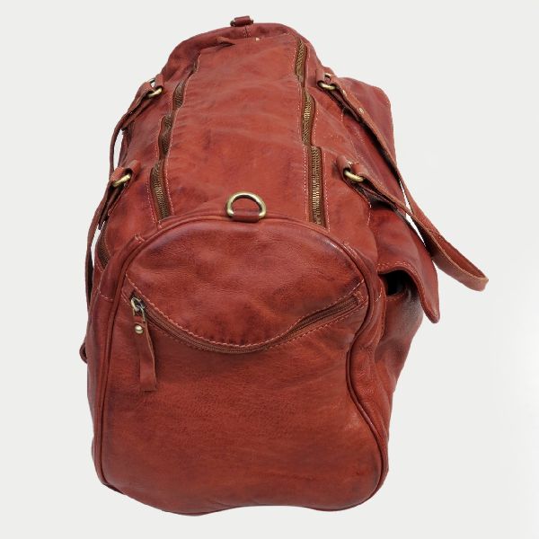 Leather Duffel, For Trekking Use, Gym Use, Travel Use, Specialities : Attractive Designs, Colorful