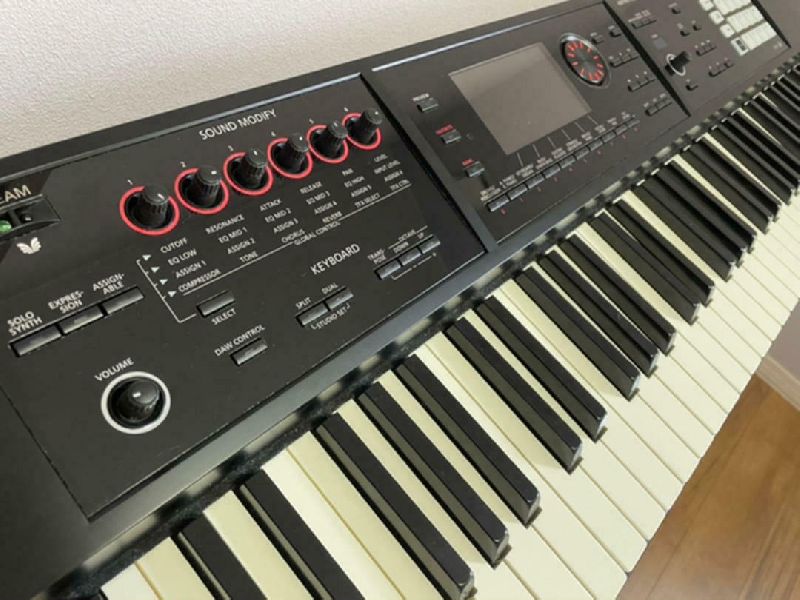 roland fa-08 88-key music workstation