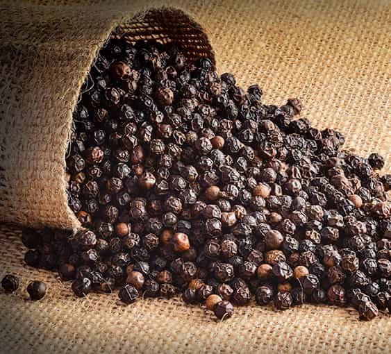 Natural black pepper, for Cosmetics, Food Medicine, Spices, Cooking, Ayurvedic, Form : Seeds