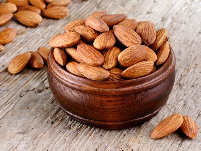 Hard Common almond nuts, Style : Dried