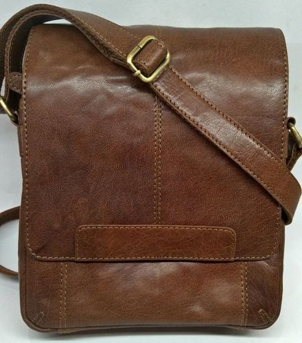 Non brand Leather Shoulder Bag, Size : 23 x 25 x 5 Cm