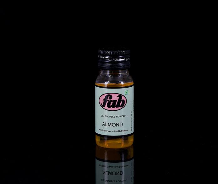 Almond Oil Soluble Flavour, for confectionary, chocolates, desserts, ice creams, shakes, Packaging Size : 30ml