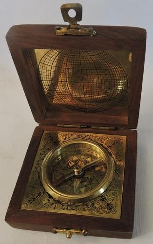 Antique Box Compass, Display Type : Analog