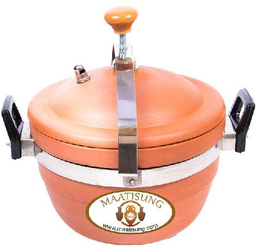 Earthen clay cooker, Capacity : 3 Litre