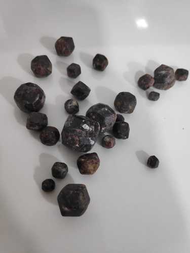 Raw Garnet Gemstone, Size : 8-40 Mm
