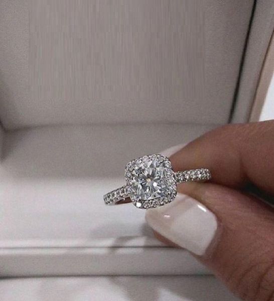 The Iconic Solitaire Engagement Ring