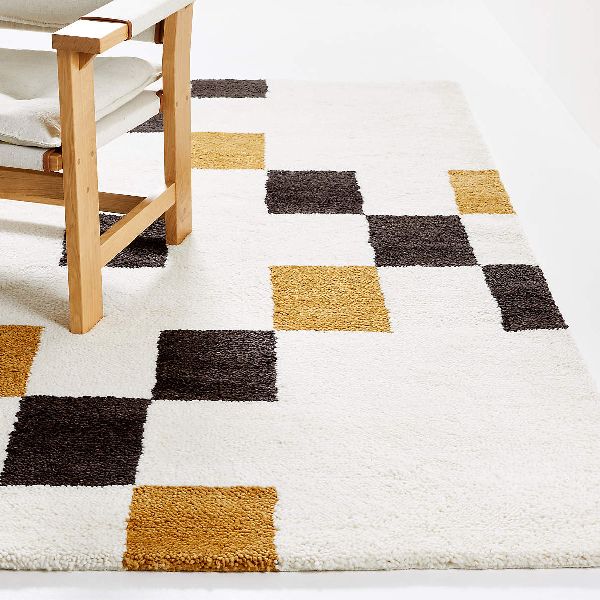 Indian Hand Knotted Woolen Carpets, for Long Life, Soft, Each To Handle, Durable, Attractive Designs