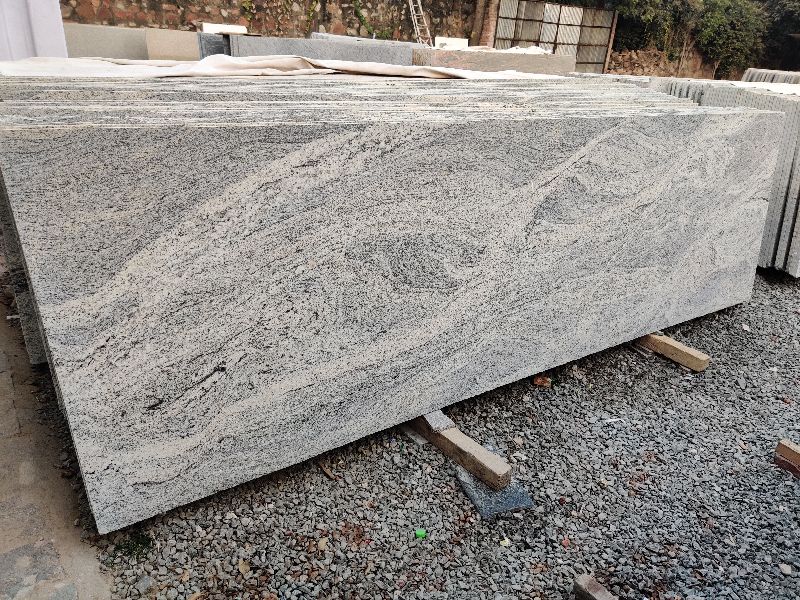 Polished Mani White Granite Slab, Specialities : Stylish Design, Striking Colours, Fine Finishing, Easy To Clean