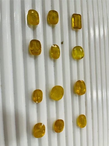 Oval 8-9 Carat Yellow Sapphire Gemstone, for Astrology, Size : Standard