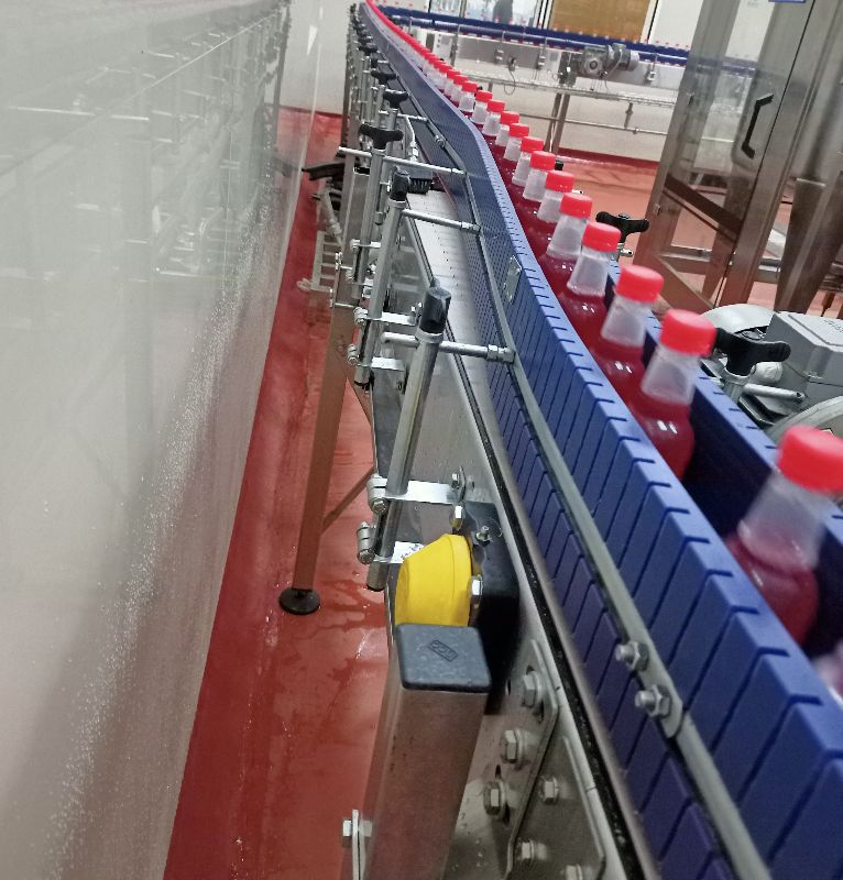 Polished Motor Stainless Steel bottle conveyors, Loading Capacity : 10-15 Kg