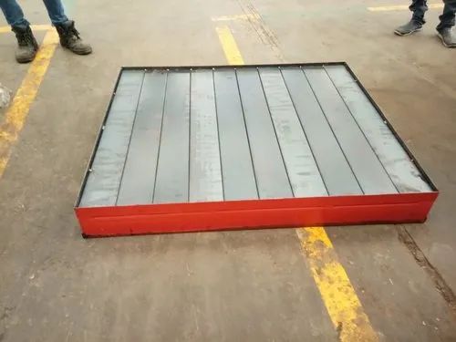 10-20kg Mild Steel Flat Pallet, Width : 100-200mm