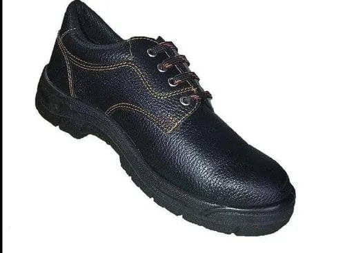 Black Leather Maxx Safety Shoes, for Constructional, Feature : Anti Skid, High Strength