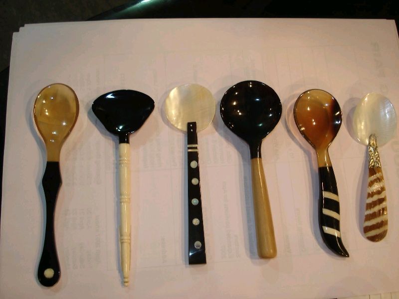 Polished Horn Spoons, for Home, Hotel, Restaurant, Feature : Durable, Flexible, Shiny Look, Stocked