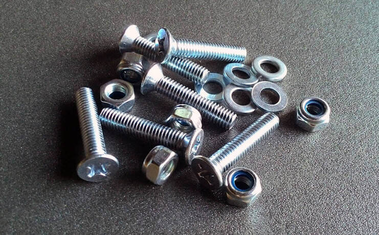 Polished Nickel Alloy Fastener, for Automobile Fittings, Electrical Fittings, Furniture Fittings, Packaging Type : Carton Box