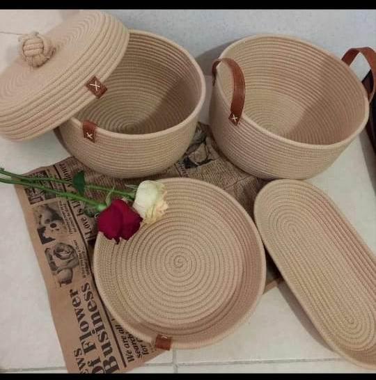 Round Jute and Leather Basket, Feature : Easy To Carry, Technics : Hand Made