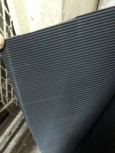 Line Corrugated Rubber Mat, Color : Black