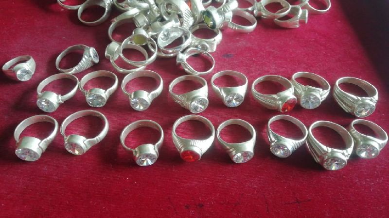 silver gemstone rings