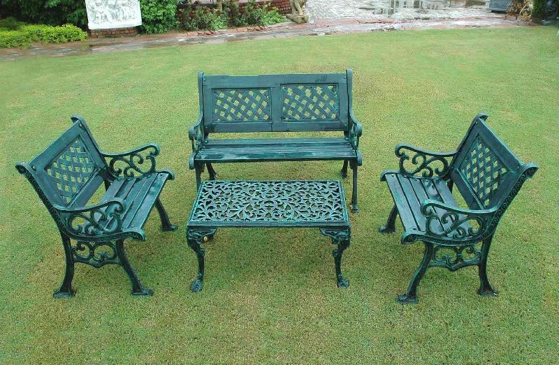 Polished Stainless Steel Garden Bench Set, Feature : Termite Proof, Quality Tested, Accurate Dimension