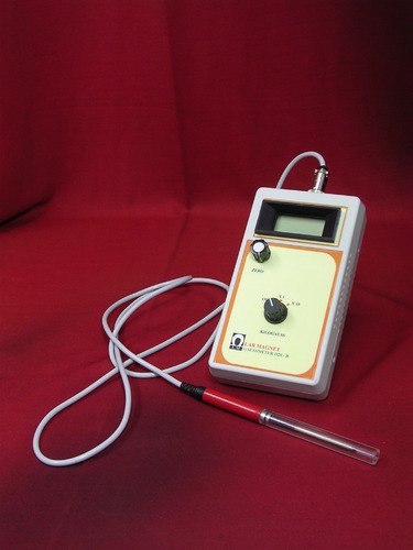 Portable Magnetometer, Voltage : 240 V