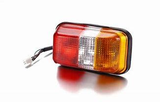 Bajaj 3 Wheeler Head Light, Feature : Bright Shining, Easy To Use, Less Maintenance