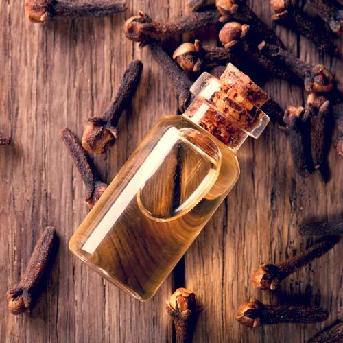 Clove Bud Oil, for Medicines, Feature : Good Quality, Reduces Cancer Cells