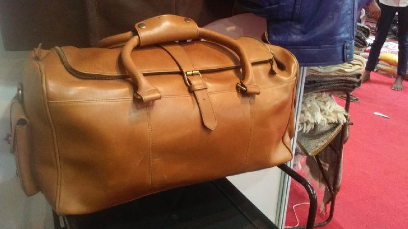 Mens Leather Duffle Bag, for Travelling, Feature : Attractive Designs, Fine Quality, Smooth Texture