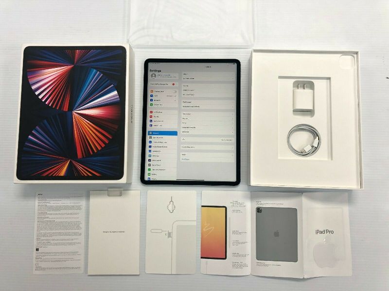 iPad Pro 12.9 5th + 2021 Magic Keyboard White