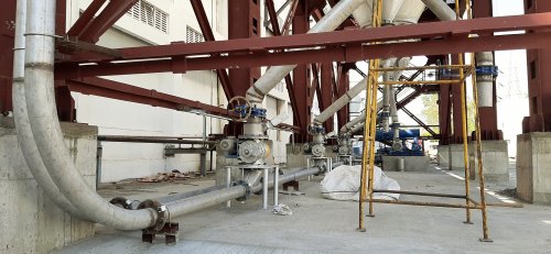 Lean phase pneumatic conveying system