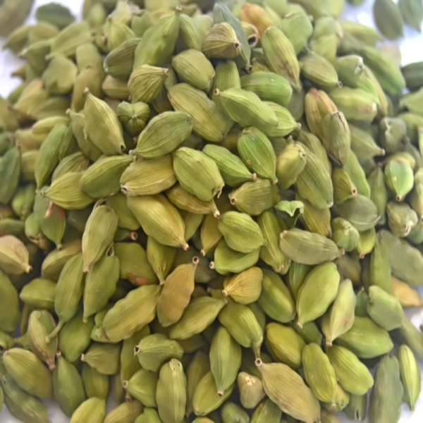 Green Cardamom Seeds Black Cardamom Pods, Certification : FSSAI ...