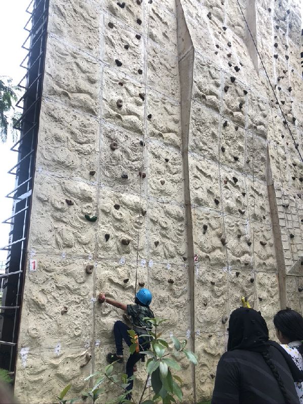 Fiber Coated Outdoor Climbing Wall, Size : 8ft x 16ft