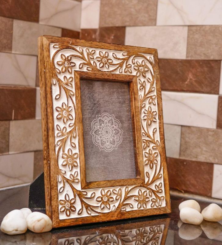 Carved wooden photo frame, Feature : Attractive Design, Fine Finishing, High Quality