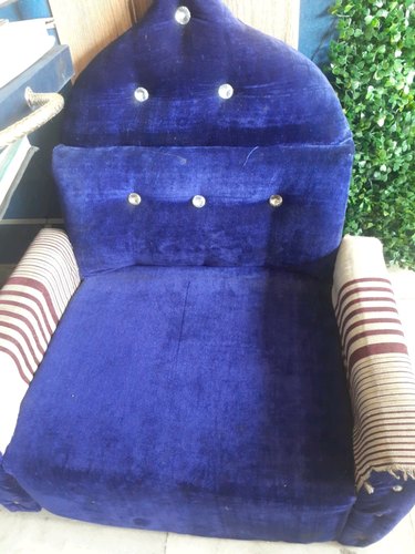Wood Blue Small Size Sofa, for Living room, Seat Material : Velvet