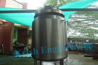Jackted mixing tank