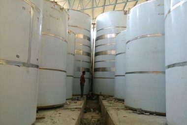 Stainless Steel Vertical Storage Tank, Capacity : 000 Liter