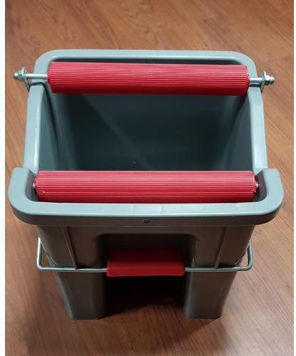 Plaz6sticz ..e. Wringer Mop Bucket, Capacity : 20 Liters, 8xj 8kd says. 00d pa