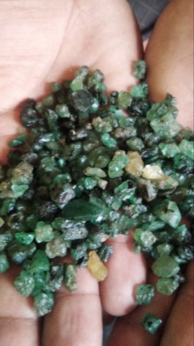 Natural Gemstone Emerald Rough Stone, Feature : Optimum Strength