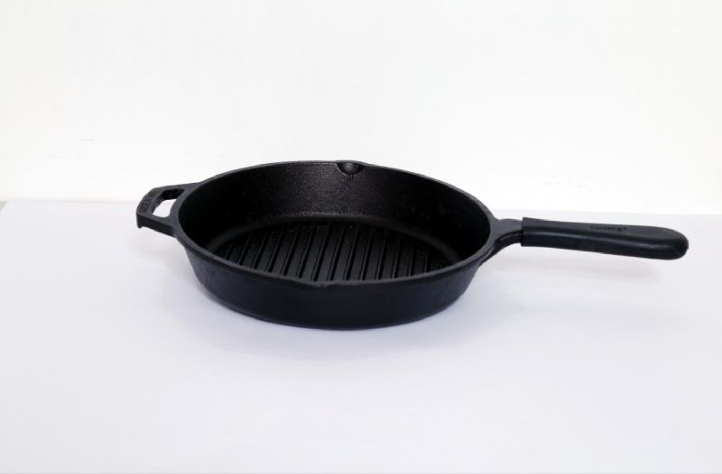 Cast Iron Grill pan, for Cooking, Home, Restaurant, Feature : Non Stickable, Rust Proof