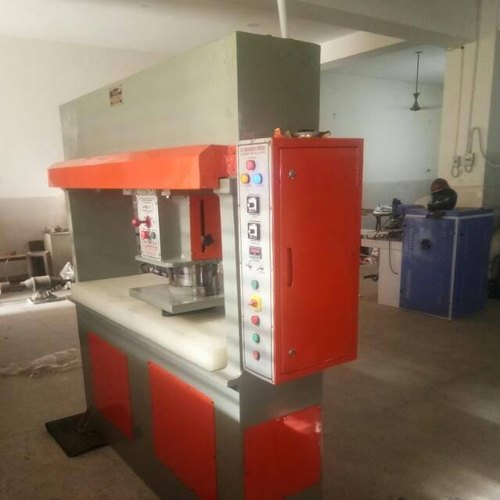 High Speed Clicker Cutting Machine, Certification : ISO 9001:2008 Certified