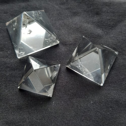 Crystal Clear Quartz Pyramid, Size : Multisizes