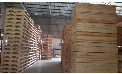 Wooden pallet, Capacity : 500 to 1000 kg