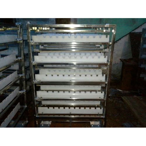 Stainless Steel Industrial Oven Trolley, Capacity : 150-200 Kg