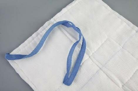 Surgeon's Wear Non woven Abdominal Sponge, Color : White