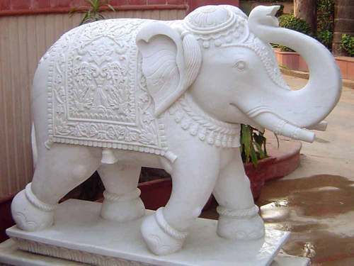 Polished Marble Elephant Statue, for Garden, Pattern : Carved