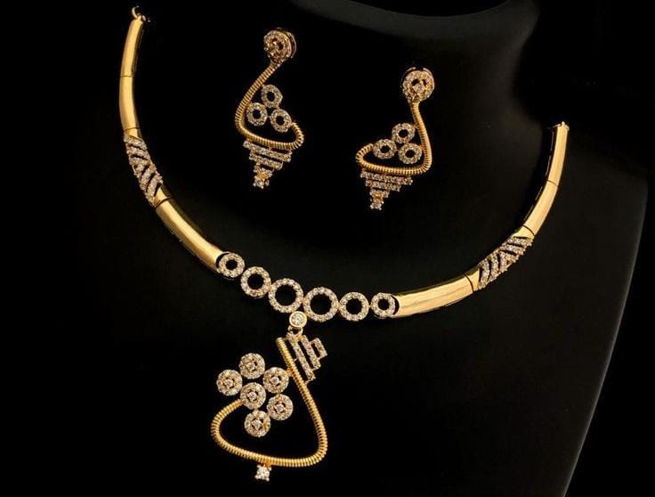 Yellow Gold Designer Real Diamond Necklace Set