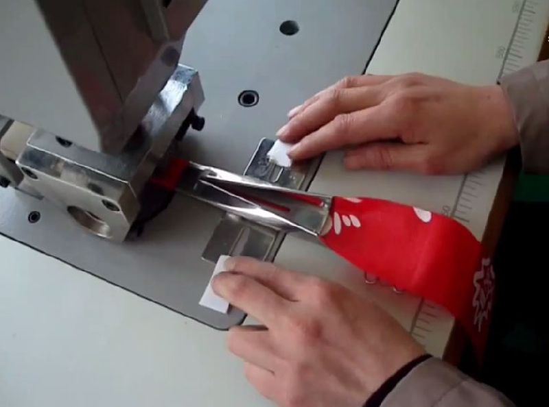 Ultrasonic Non Woven Bag Handle Making Machine