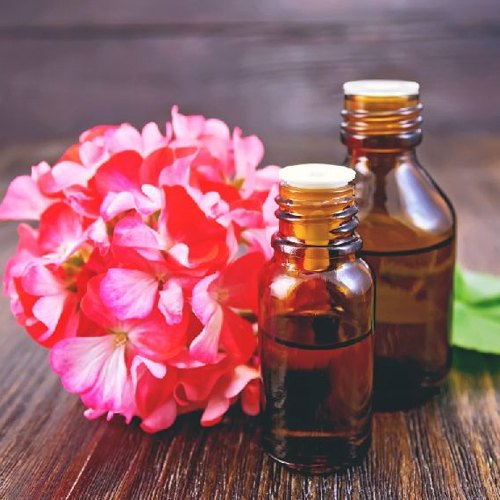 Flowers Geranium Essential Oil, for Diffusion, Massage., Purity : 100 %